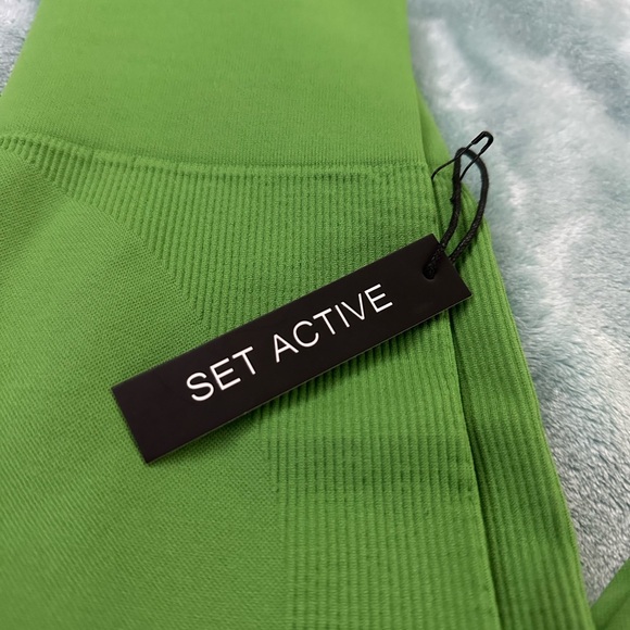 NWT green set active leggings - Picture 2 of 3